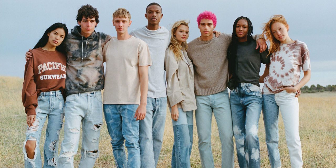 Models for teen apparel retailer Pacsun