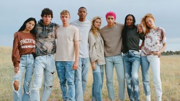 Models for teen apparel retailer Pacsun