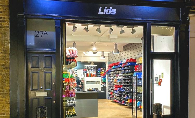 Storefront of headwear and sports gear retailer Lids