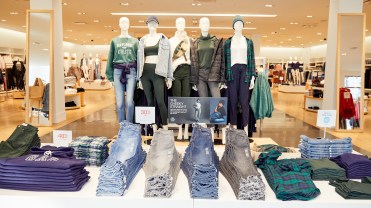 Gap merchandise display