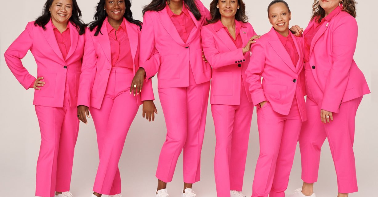 Pink Power Suit  Pink suits women, Blazer outfits for women, Pink blazer  outfits