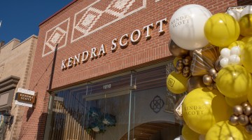 Kendra Scott storefront
