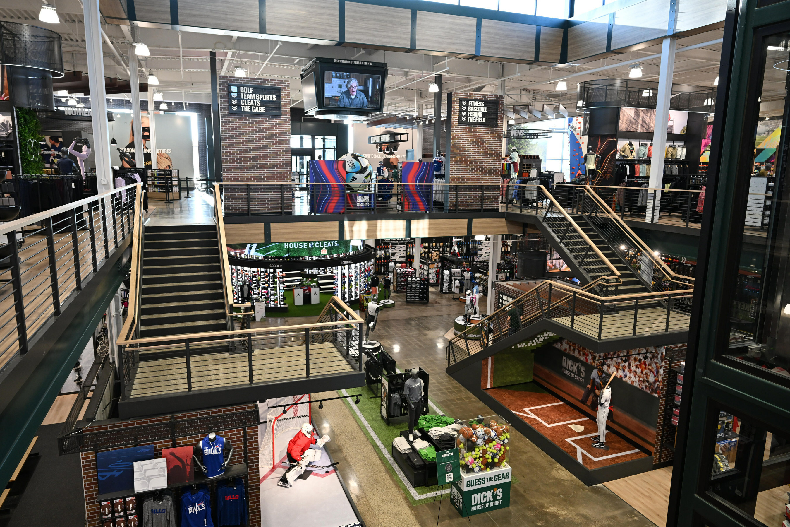 Dick's Sporting Goods invests in concept stores to drive growth