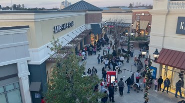 Tanger's Black Friday crowd