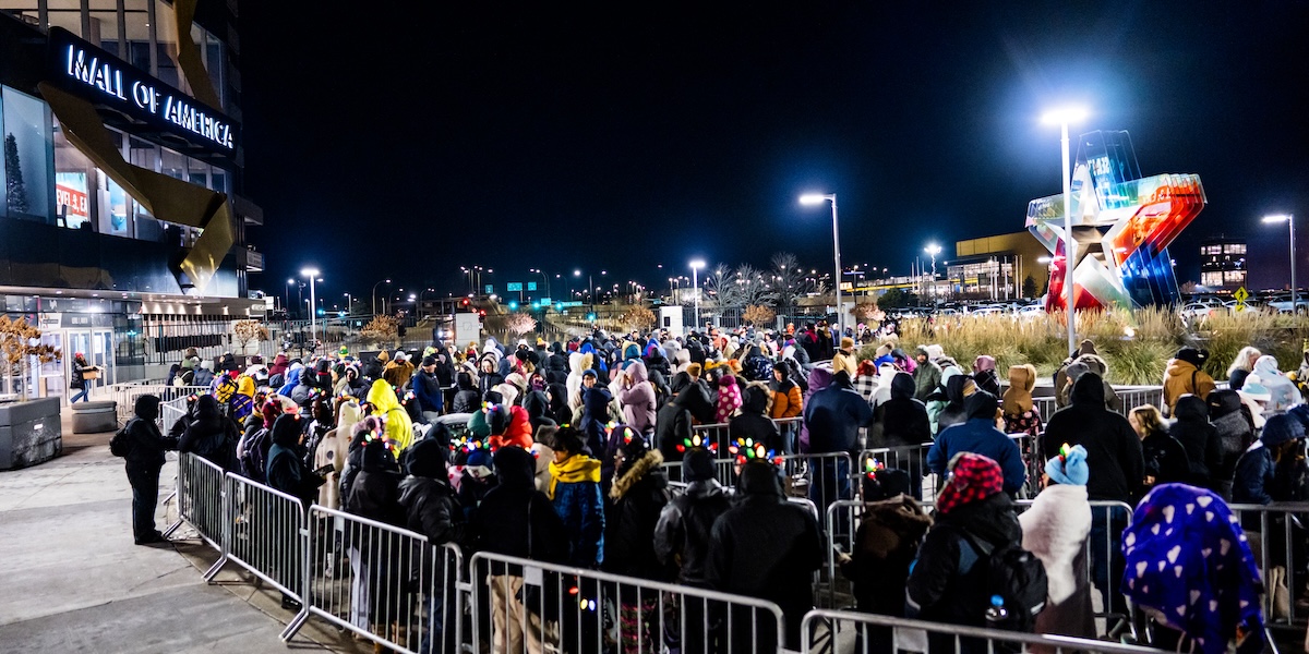 E-commerce hasn't killed the Black Friday mall experience quite yet