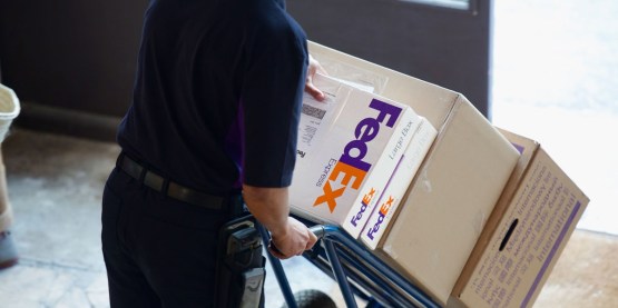 FedEx goes after DoorDash, Amazon, UPS with same-day delivery
