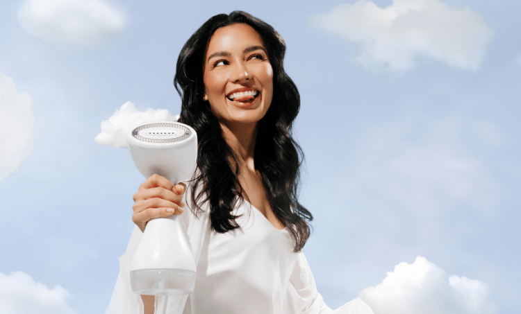 Woman holding a Nori steamer